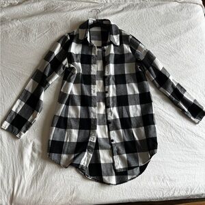 Over sized blouse black and white size S